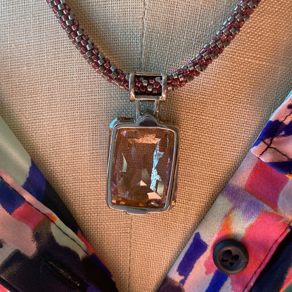 Pink seed bead necklace - Picture 4 of 4